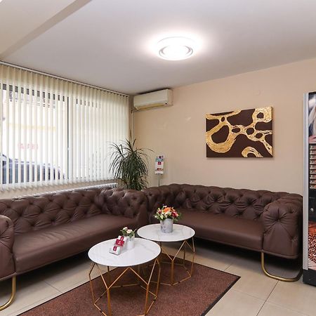Family Hotel Madrid Sofya Dış mekan fotoğraf