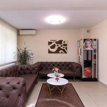 Family Hotel Madrid Sofya Dış mekan fotoğraf
