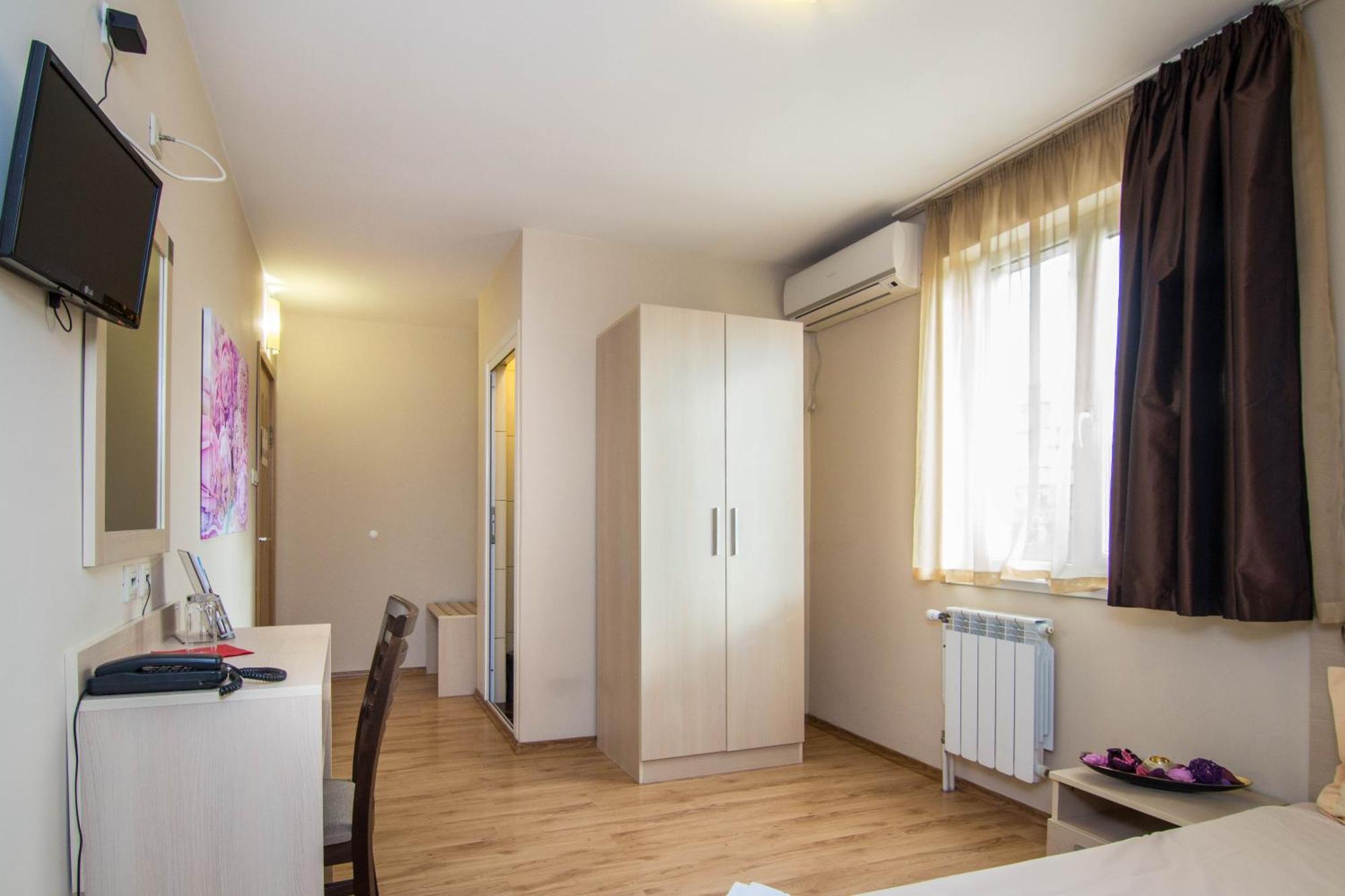 Family Hotel Madrid Sofya Dış mekan fotoğraf