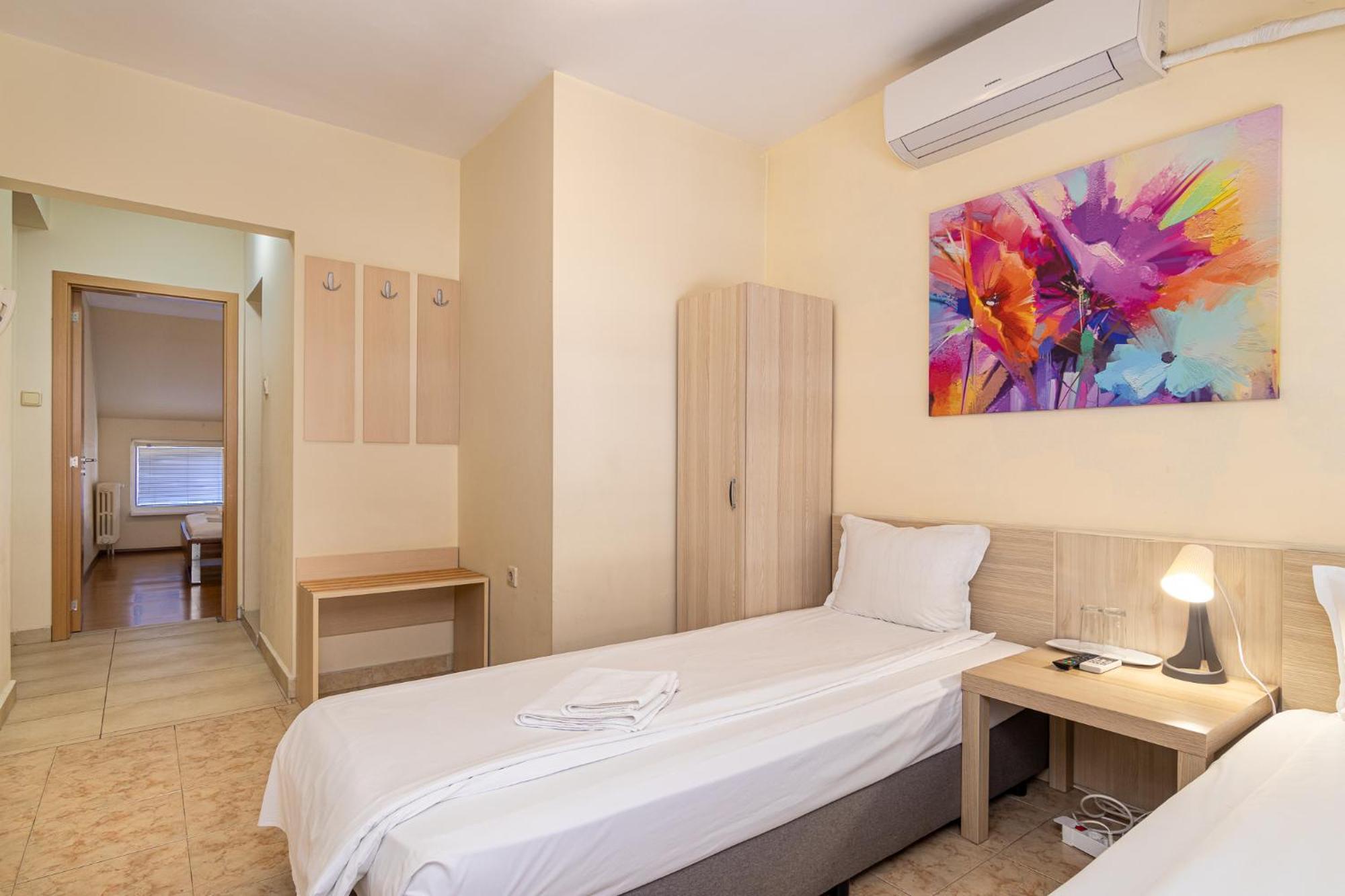 Family Hotel Madrid Sofya Dış mekan fotoğraf