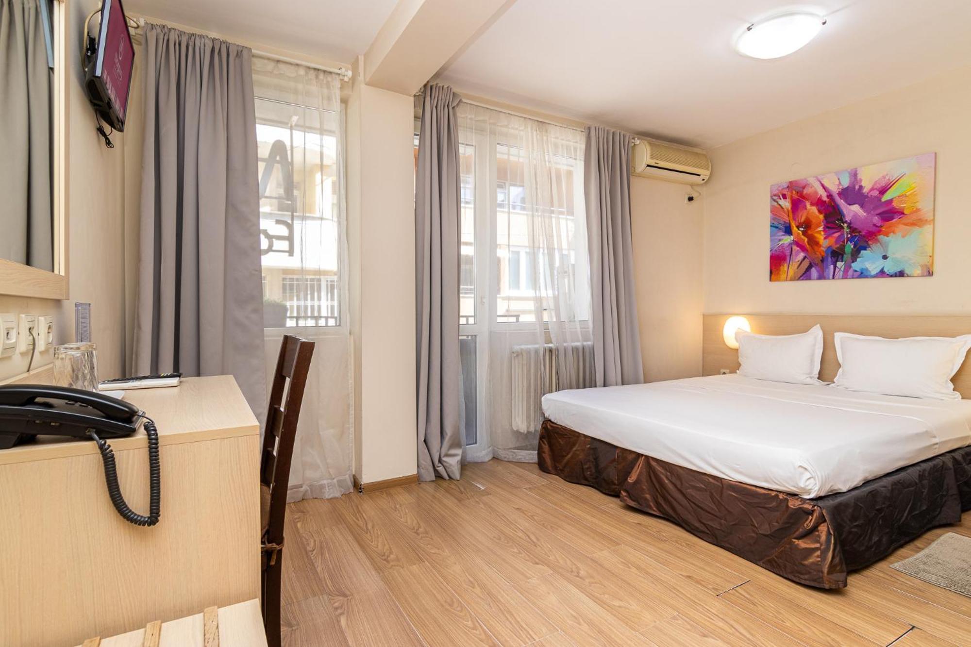 Family Hotel Madrid Sofya Dış mekan fotoğraf