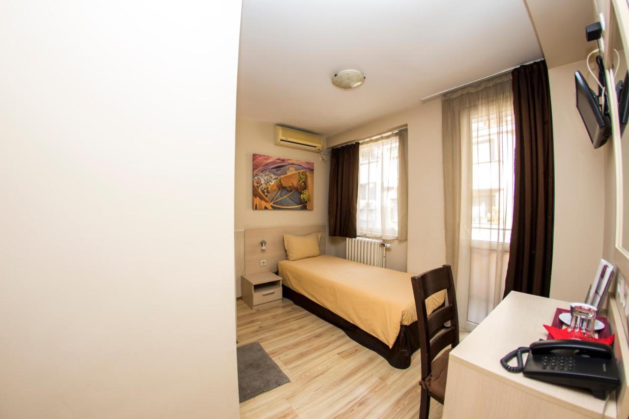 Family Hotel Madrid Sofya Dış mekan fotoğraf