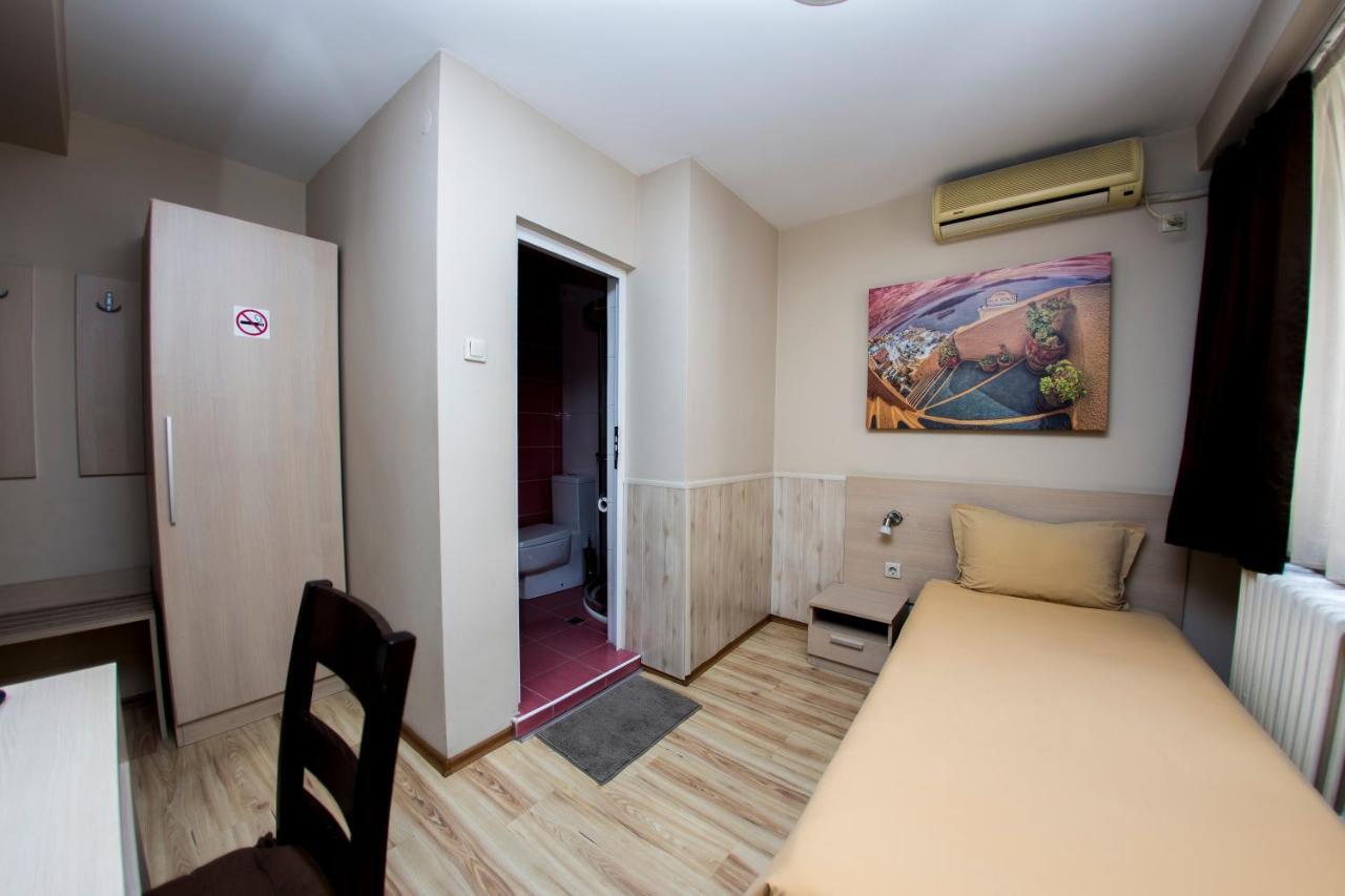 Family Hotel Madrid Sofya Dış mekan fotoğraf