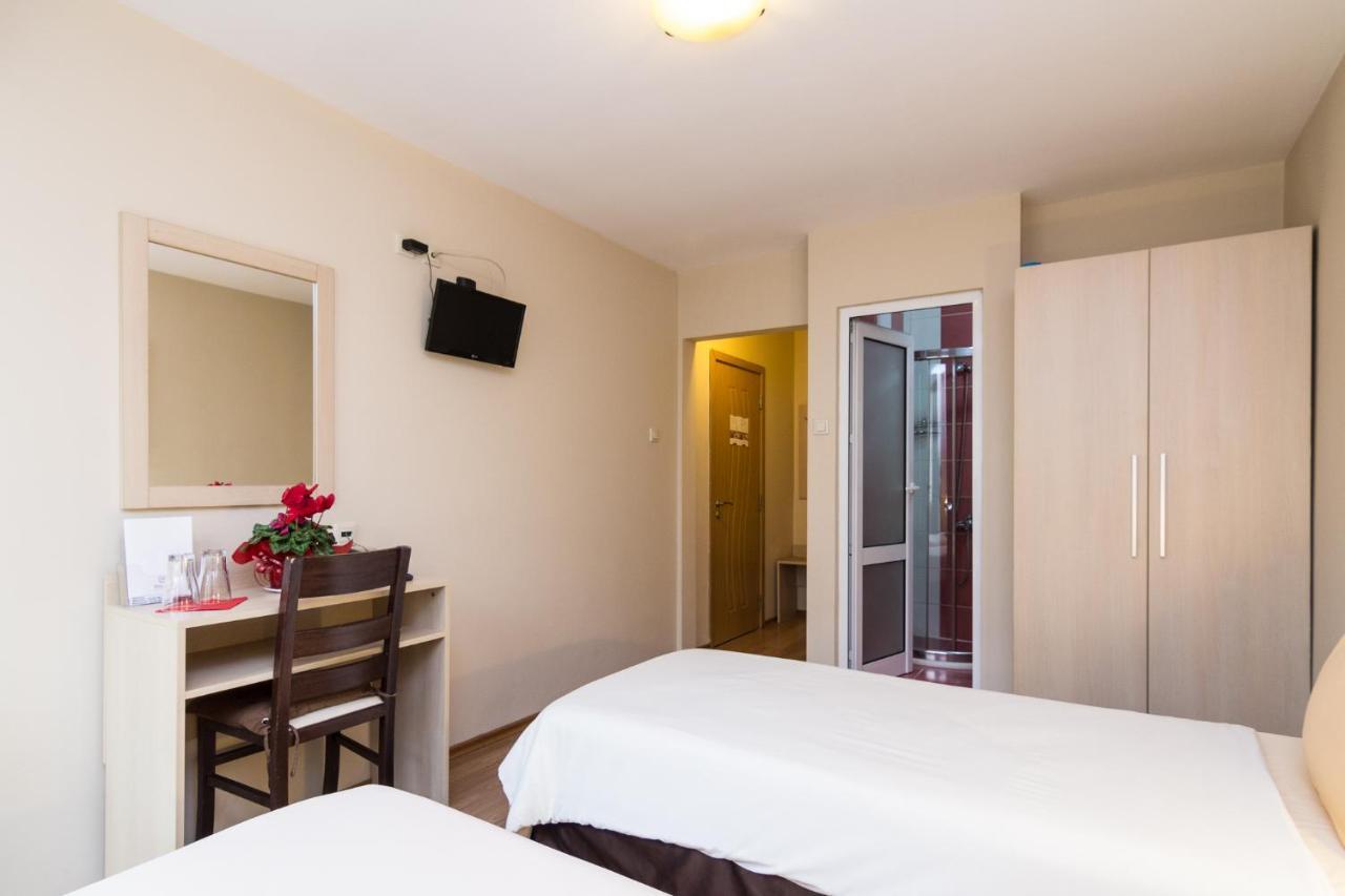 Family Hotel Madrid Sofya Dış mekan fotoğraf