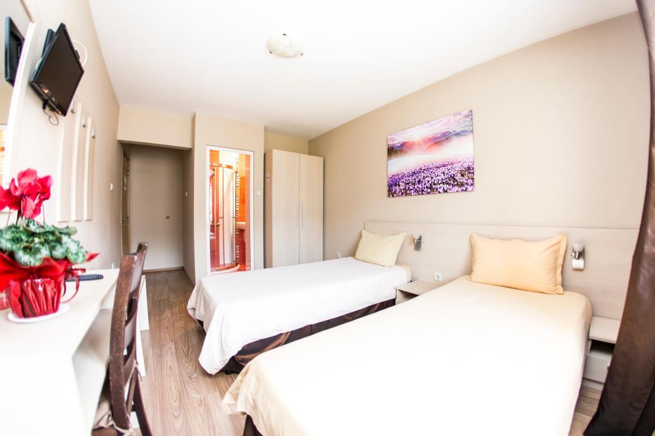 Family Hotel Madrid Sofya Dış mekan fotoğraf